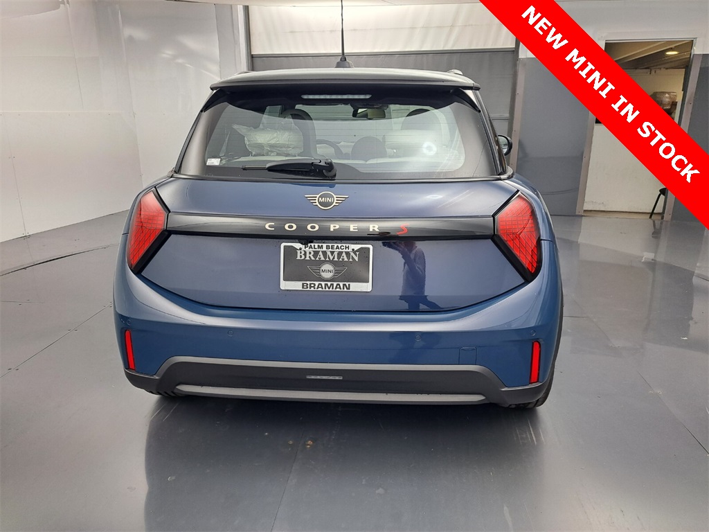 2025 Mini Cooper 2 Door Hardtop Signature photo 4