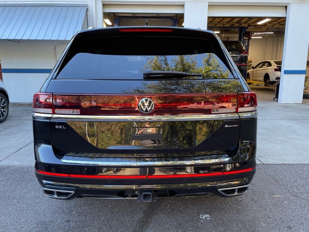 2024 Volkswagen Atlas SEL Premium R-Line photo 4