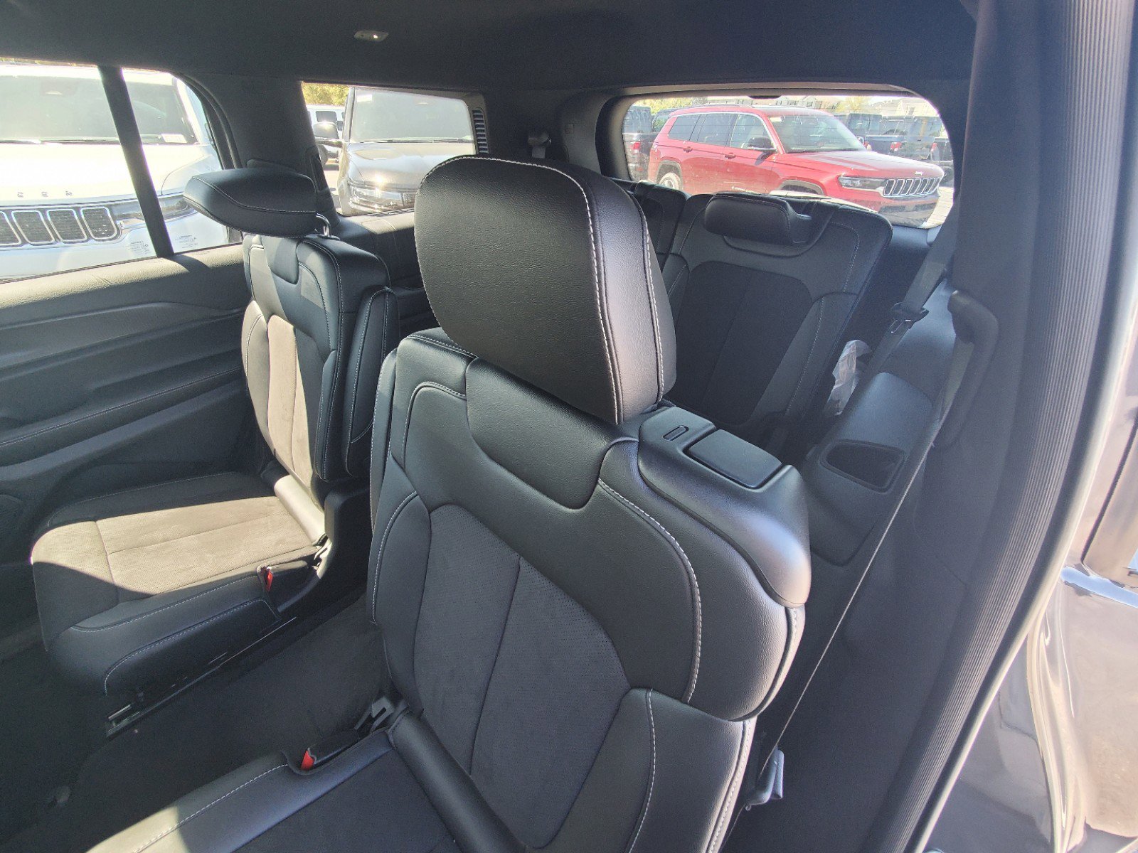 2025 Jeep Grand Cherokee Altitude X photo 8