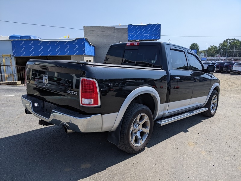 2017 Ram 1500 Laramie photo 2