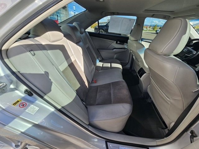 2012 Toyota Camry Hybrid XLE photo 23