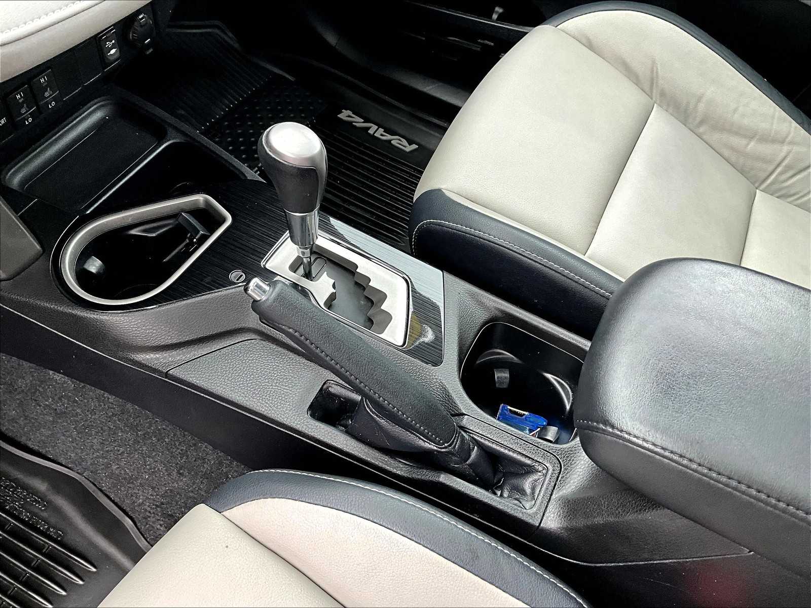 2018 Toyota RAV4 Limited photo 19