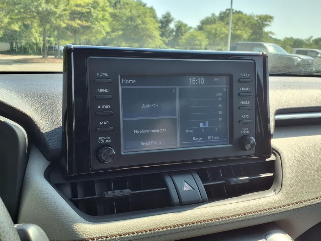 2019 Toyota RAV4 XLE photo 17