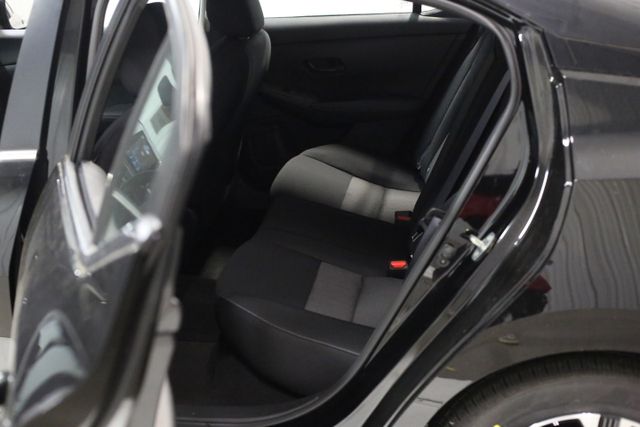 2025 Nissan Sentra SV photo 17