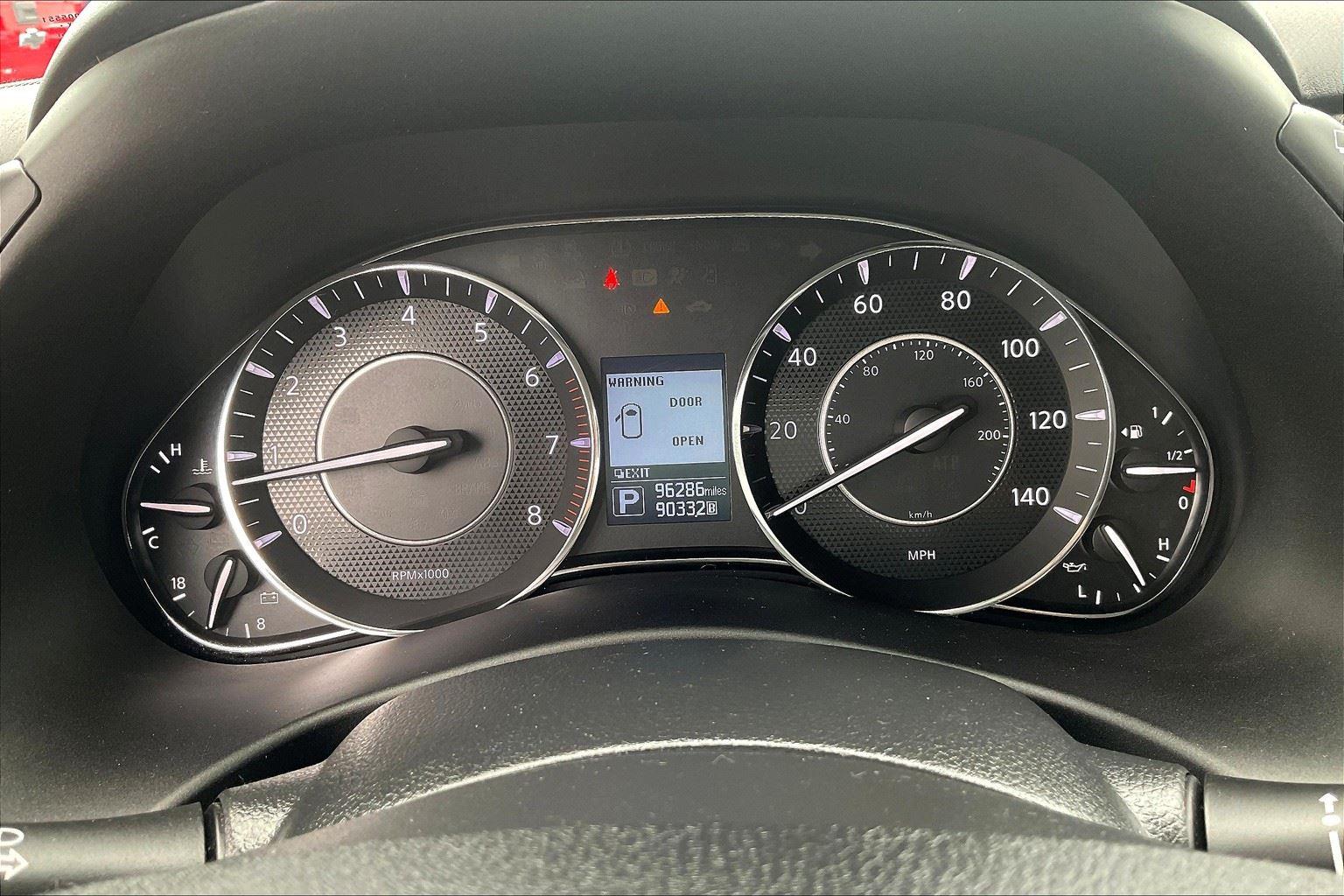 2019 Nissan Armada SV photo 17