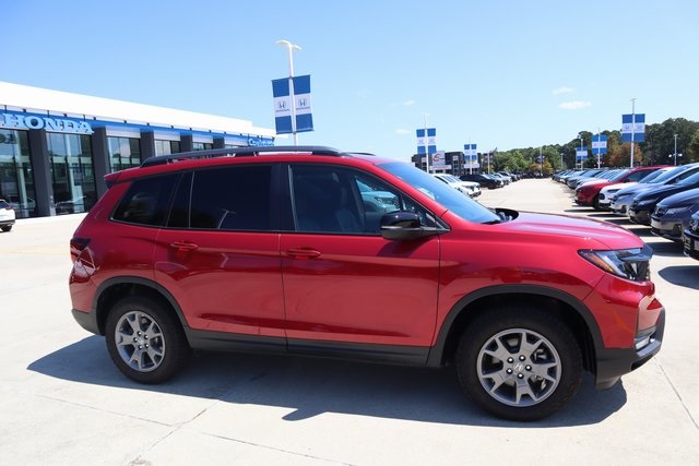 2025 Honda Passport TrailSport photo 2