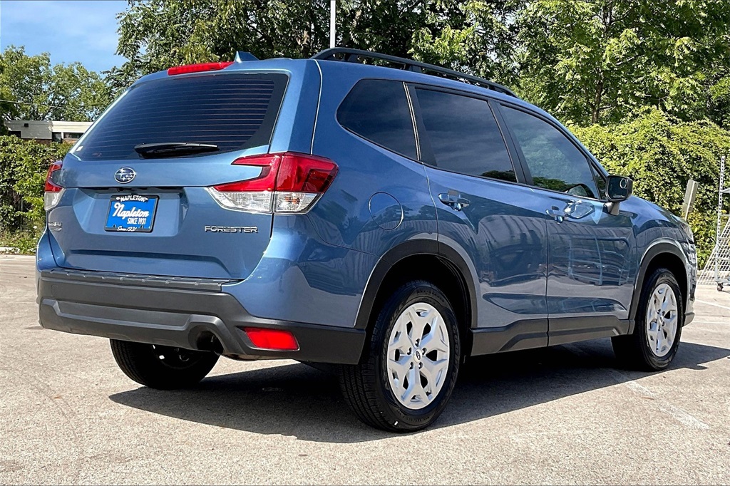 2022 Subaru Forester Base photo 13