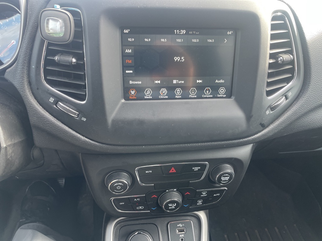 2020 Jeep Compass Latitude photo 3