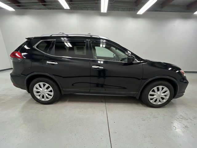 2017 Nissan Rogue S photo 9