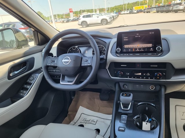 2025 Nissan Rogue SV photo 17