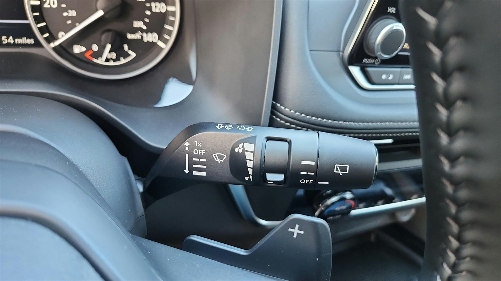 2025 Nissan Rogue SV photo 23
