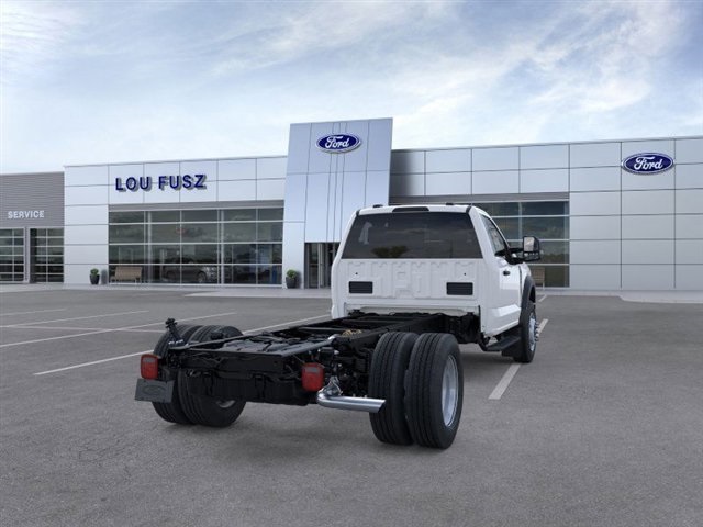 2025 Ford F-600 photo 8