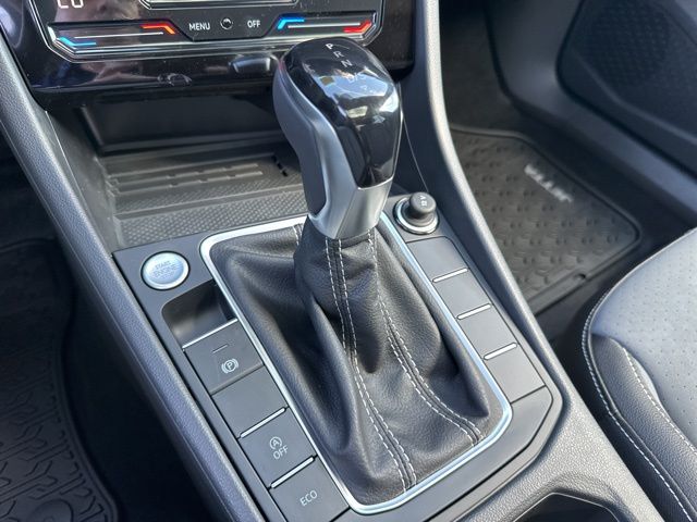 2025 Volkswagen Jetta SE photo 14