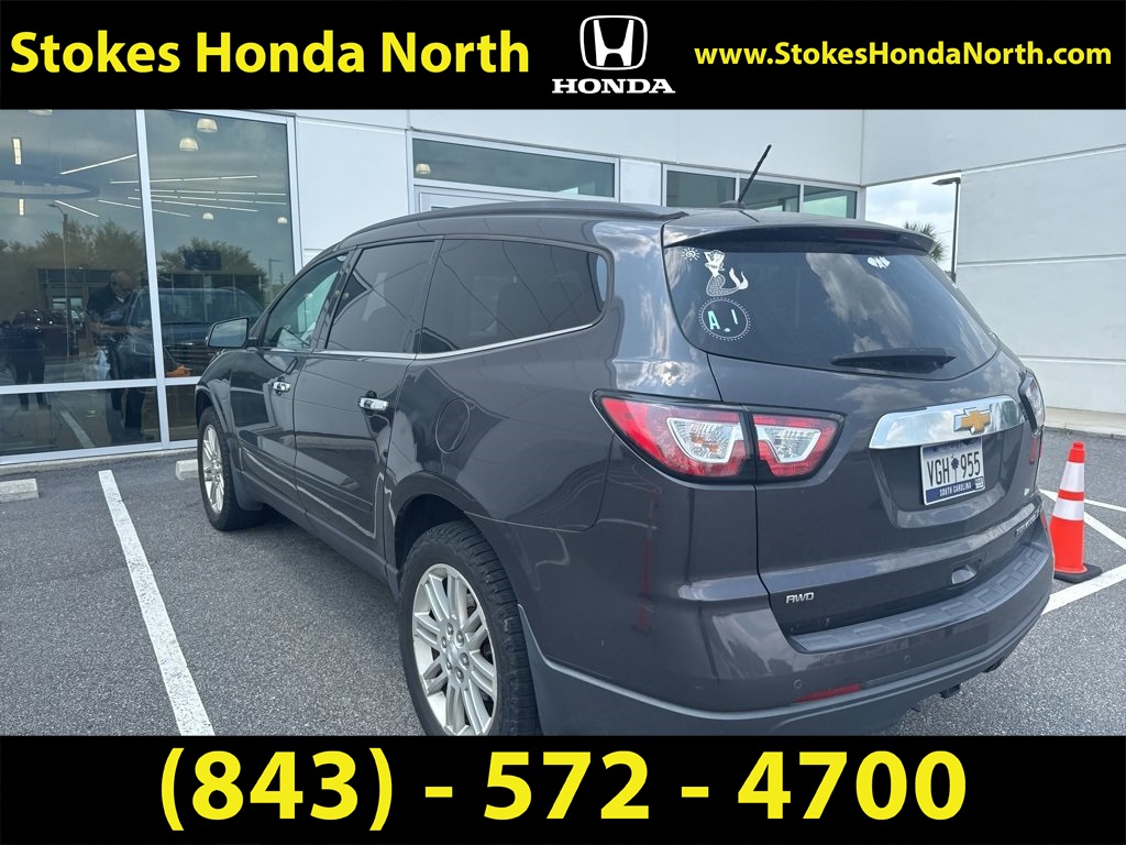 2015 Chevrolet Traverse 1LT photo 2
