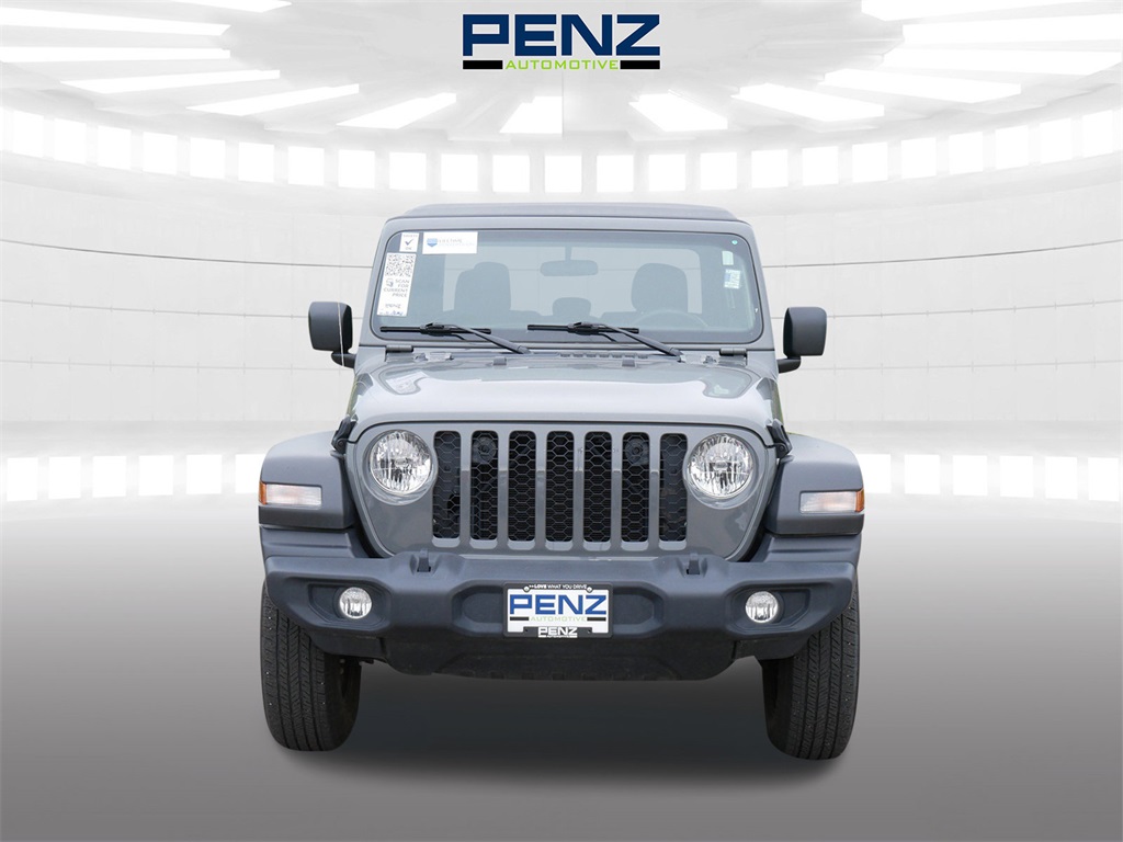 Used 2022 Jeep Gladiator Sport with VIN 1C6HJTAG9NL111463 for sale in Rochester, Minnesota