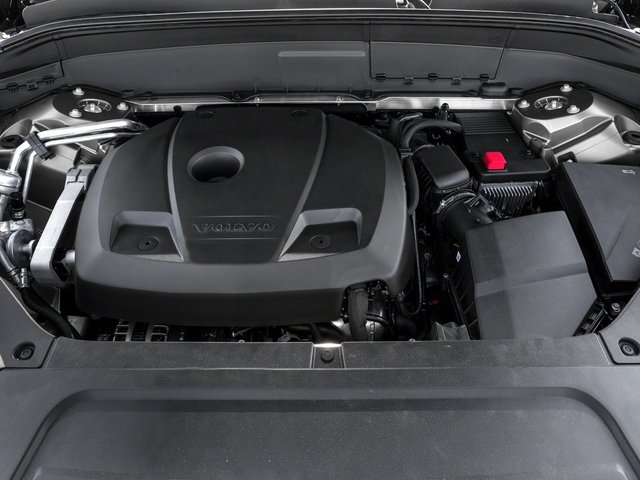 2016 Volvo XC90 T6 Momentum photo 12