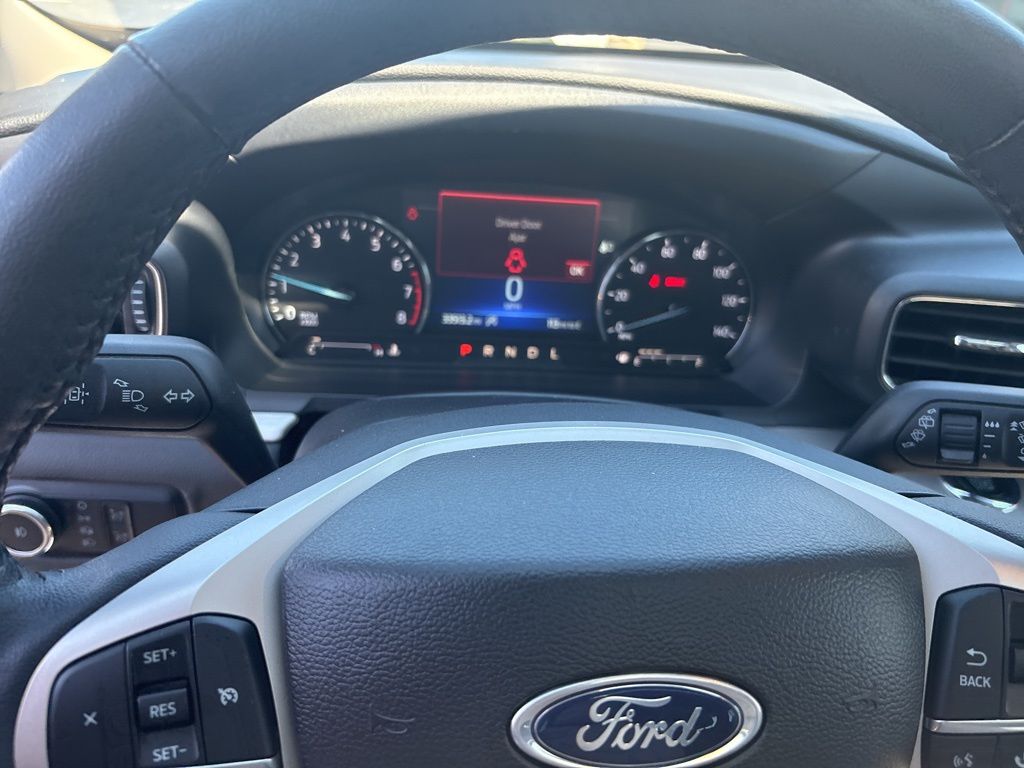 2023 Ford Explorer XLT photo 25