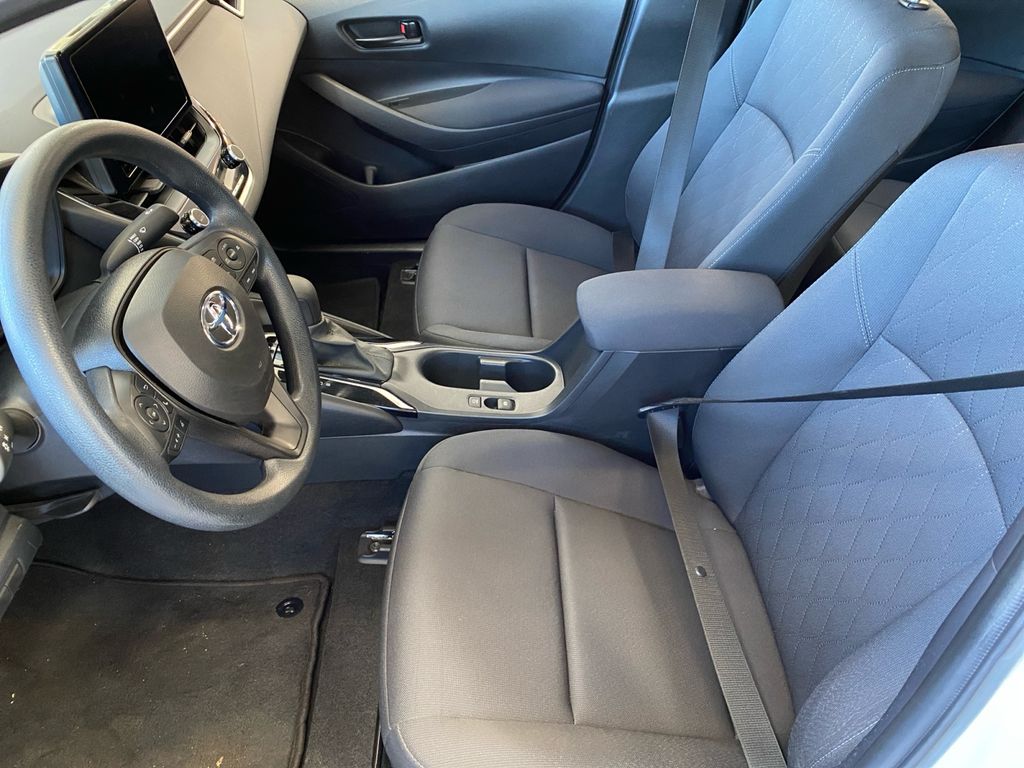 2023 Toyota Corolla LE photo 7