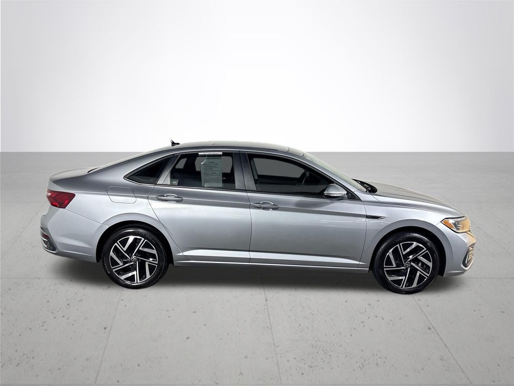 2023 Volkswagen Jetta 1.5T SEL photo 5