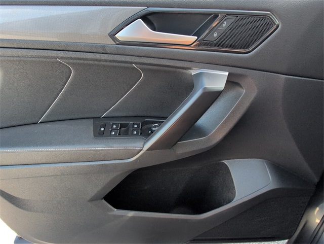 2023 Volkswagen Tiguan SE photo 29