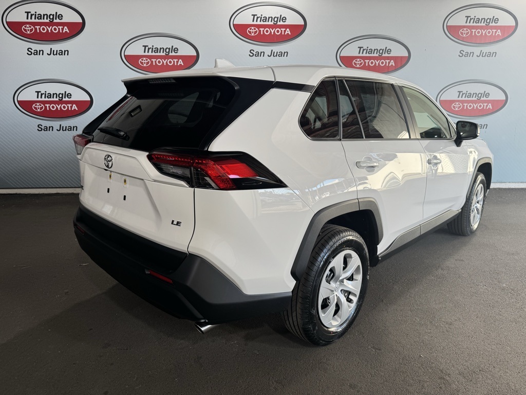 2025 Toyota RAV4 LE photo 4