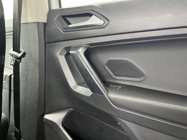 2021 Volkswagen Tiguan SE photo 44