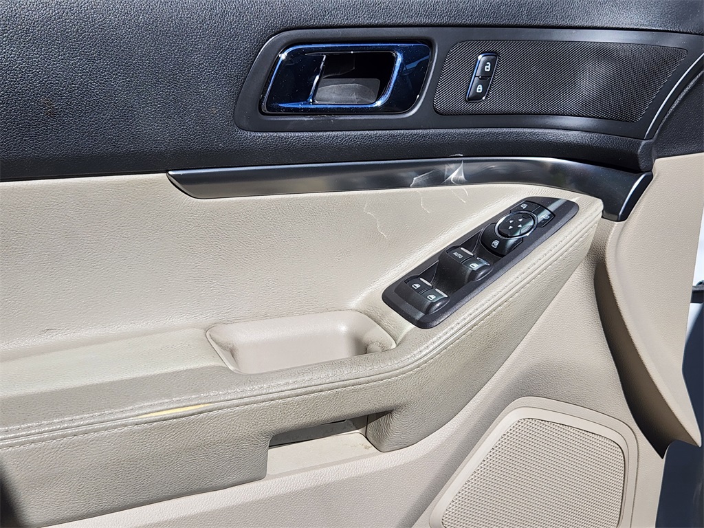 2014 Ford Explorer Base photo 10