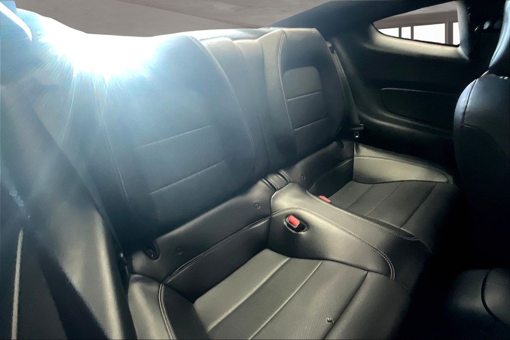 2021 Ford Mustang GT Premium photo 21
