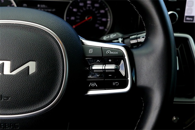 2022 Kia Sorento S photo 12