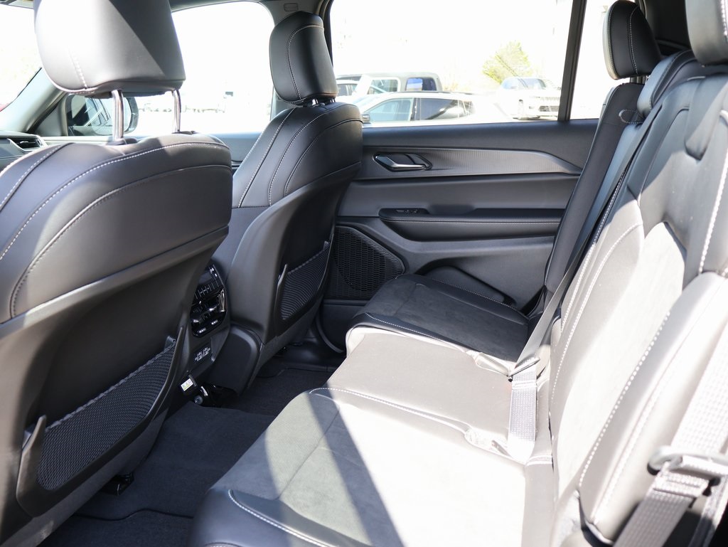 2025 Jeep Grand Cherokee Altitude X photo 19