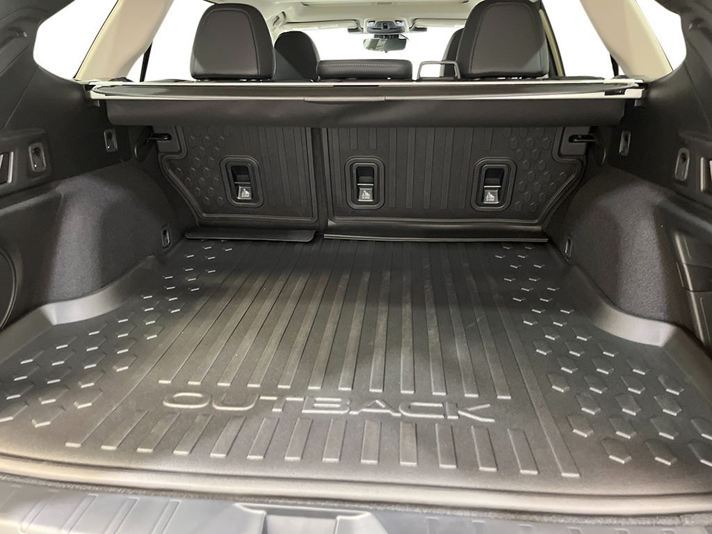 2025 Subaru Outback Touring XT photo 14