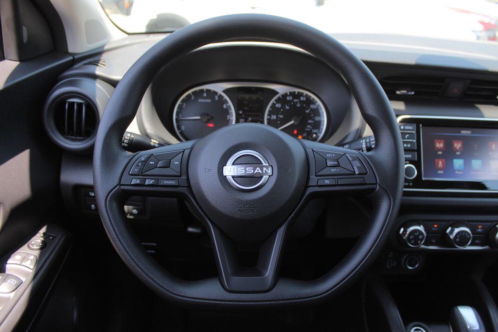 2025 Nissan Kicks Play S photo 15