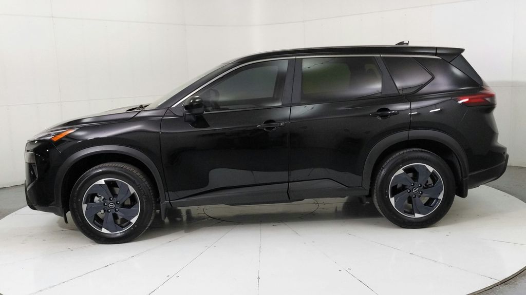 2024 Nissan Rogue SV photo 2