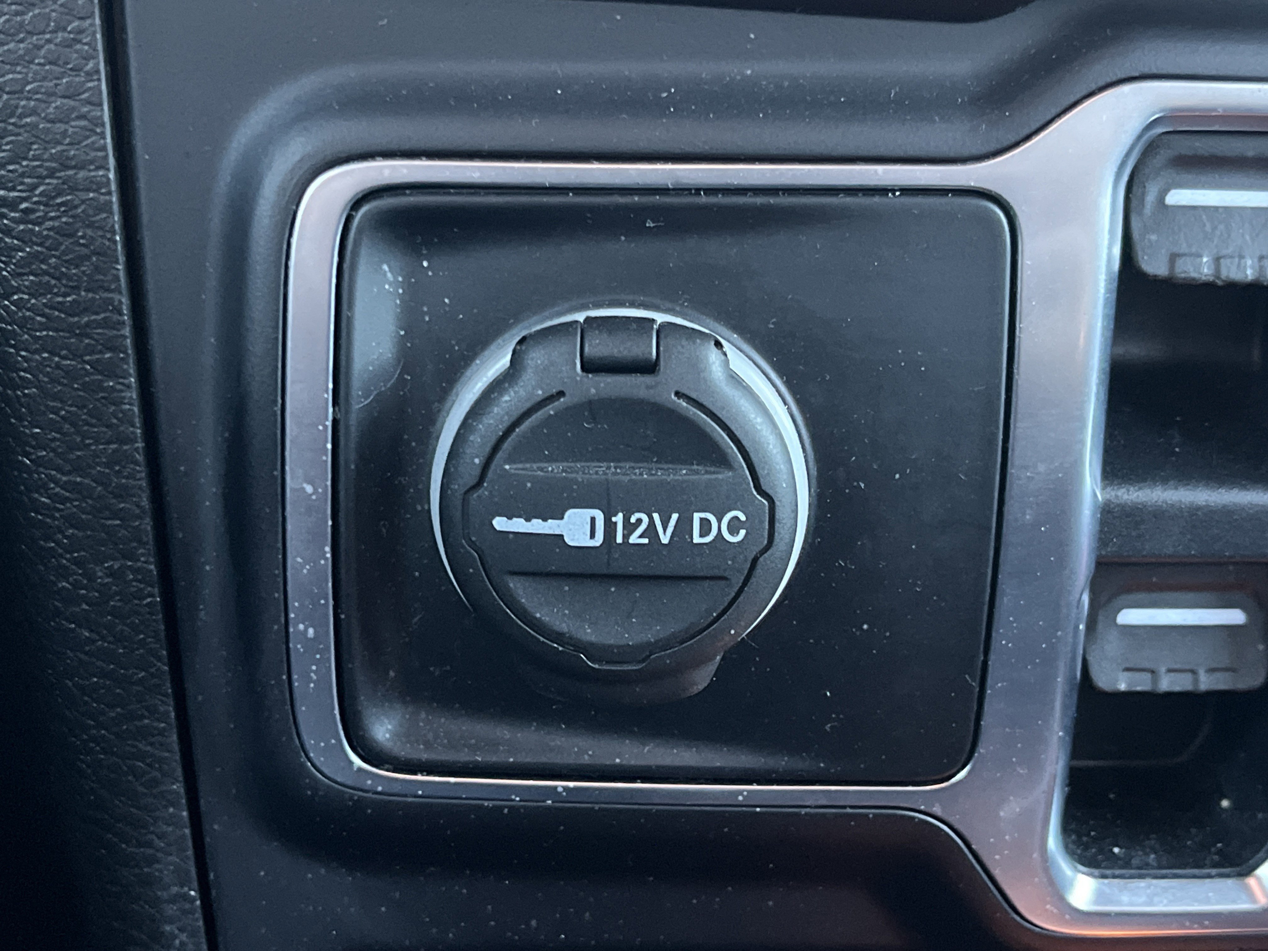 2020 Jeep Wrangler Unlimited Sahara photo 3