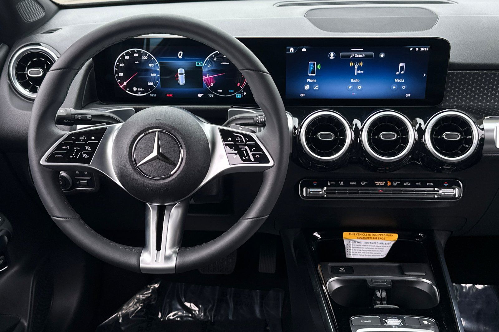 2025 Mercedes Benz GLB 250 photo 20