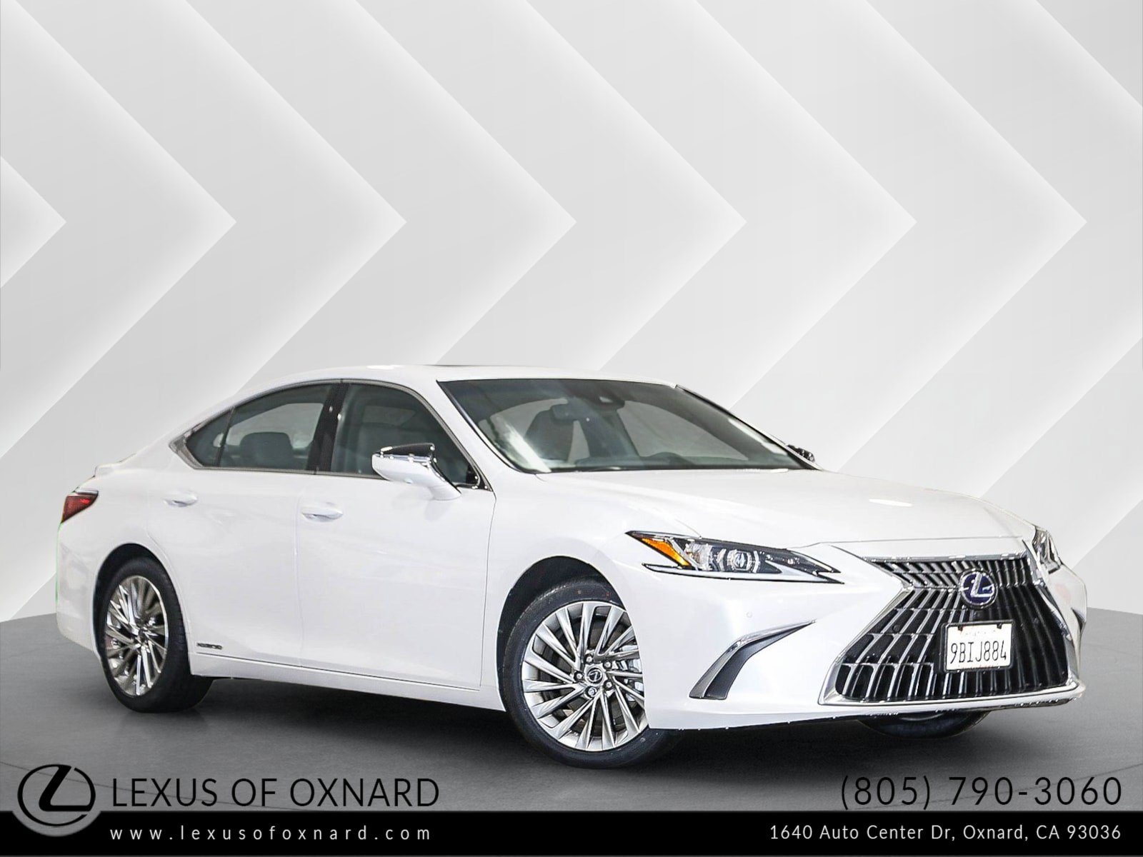 2022 Lexus ES Hybrid 300h Luxury's photo