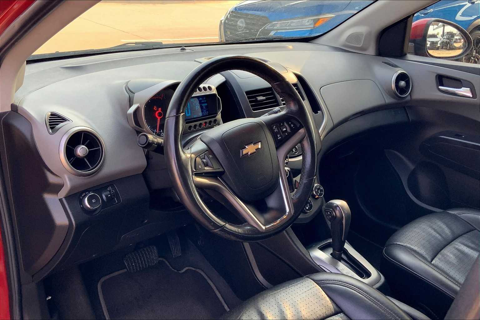 2013 Chevrolet Sonic LTZ photo 14