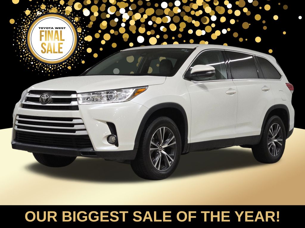 2019 Toyota Highlander LE Plus's photo