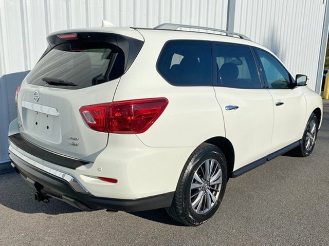 2019 Nissan Pathfinder SV photo 3