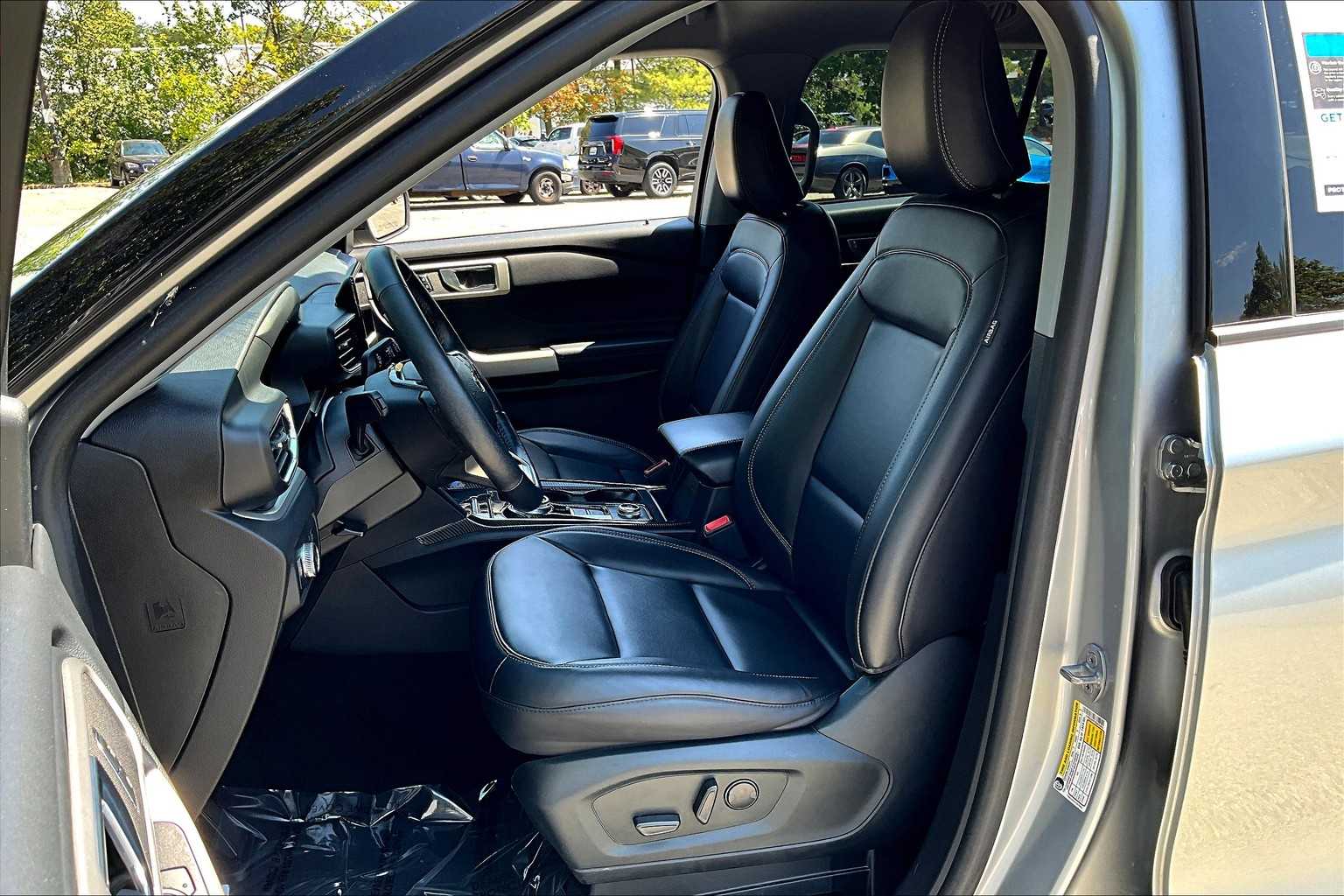 2022 Ford Explorer XLT photo 4