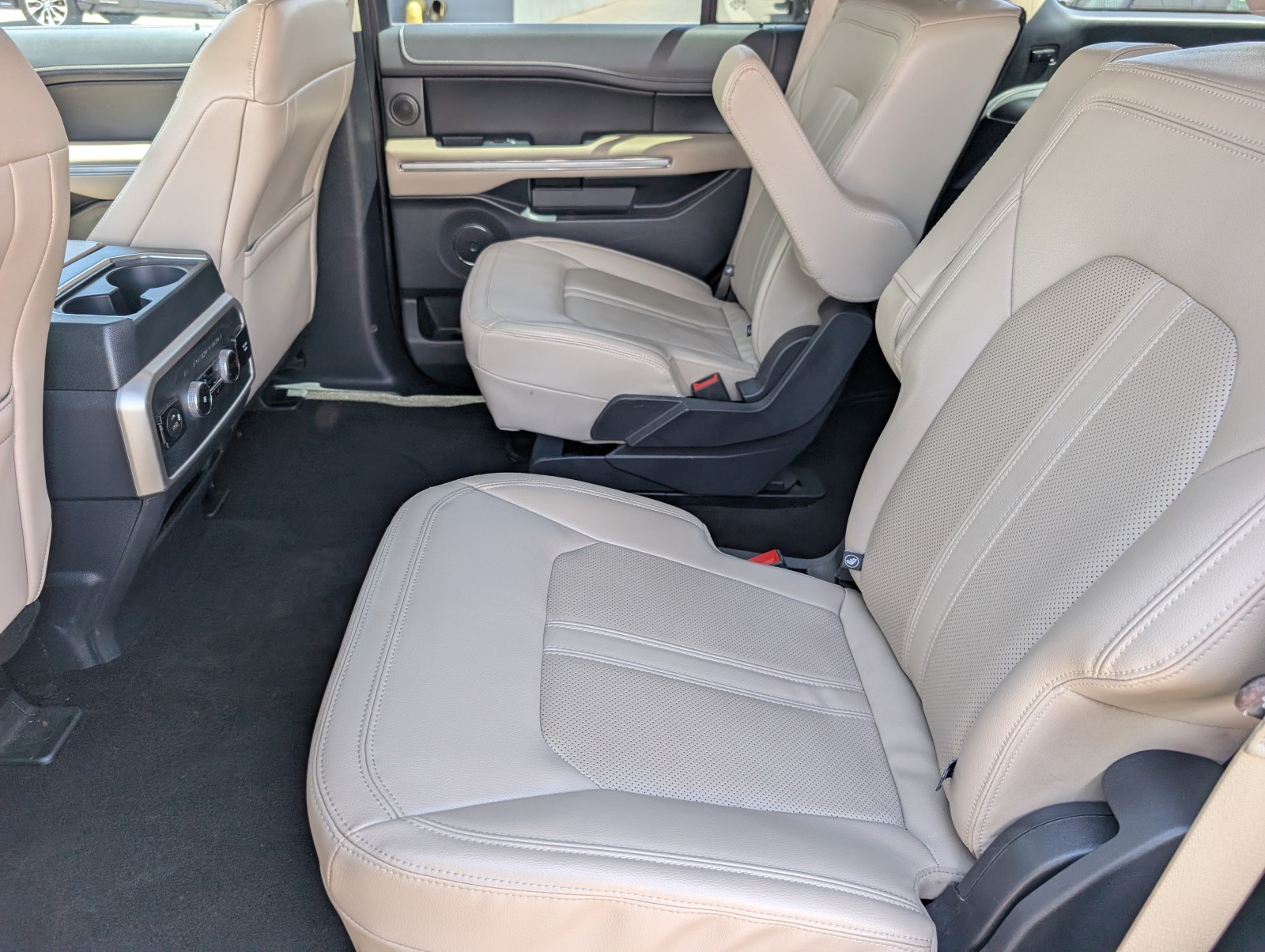 Used 2023 BLACK Ford Limited image 22