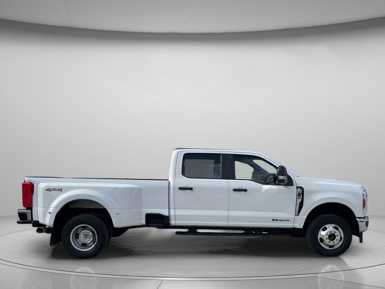 2024 Ford F-350 XL photo 2