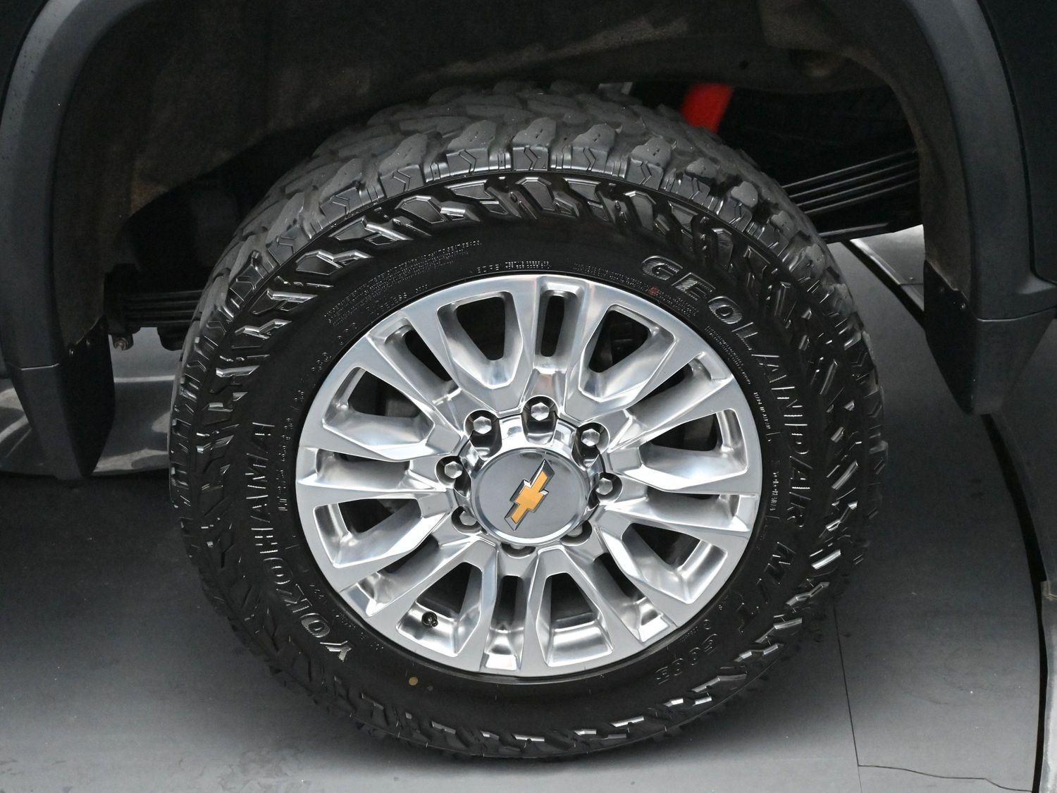 2023 Chevrolet Silverado 2500HD High Country photo 33