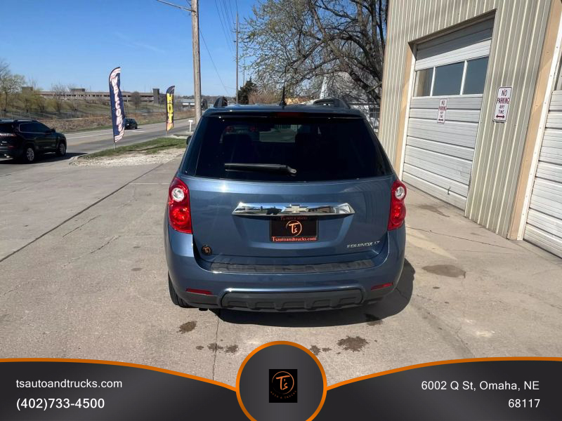 2011 Chevrolet Equinox LT photo 3