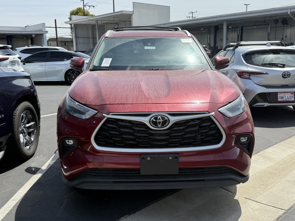 2023 Toyota Highlander XLE photo 2