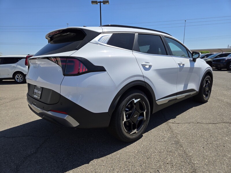 2026 Kia Sportage EX photo 3