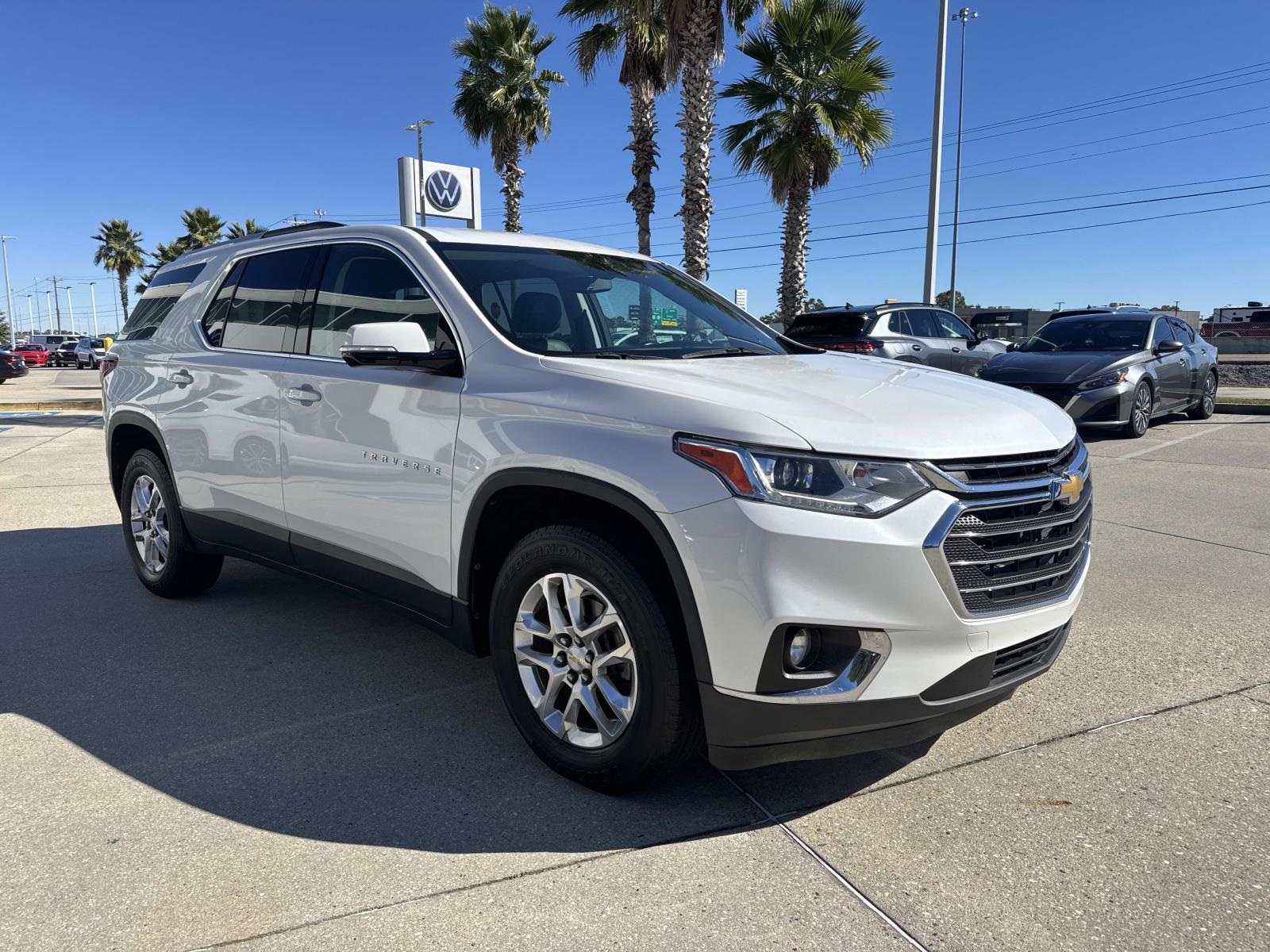 2018 Chevrolet Traverse photo 2