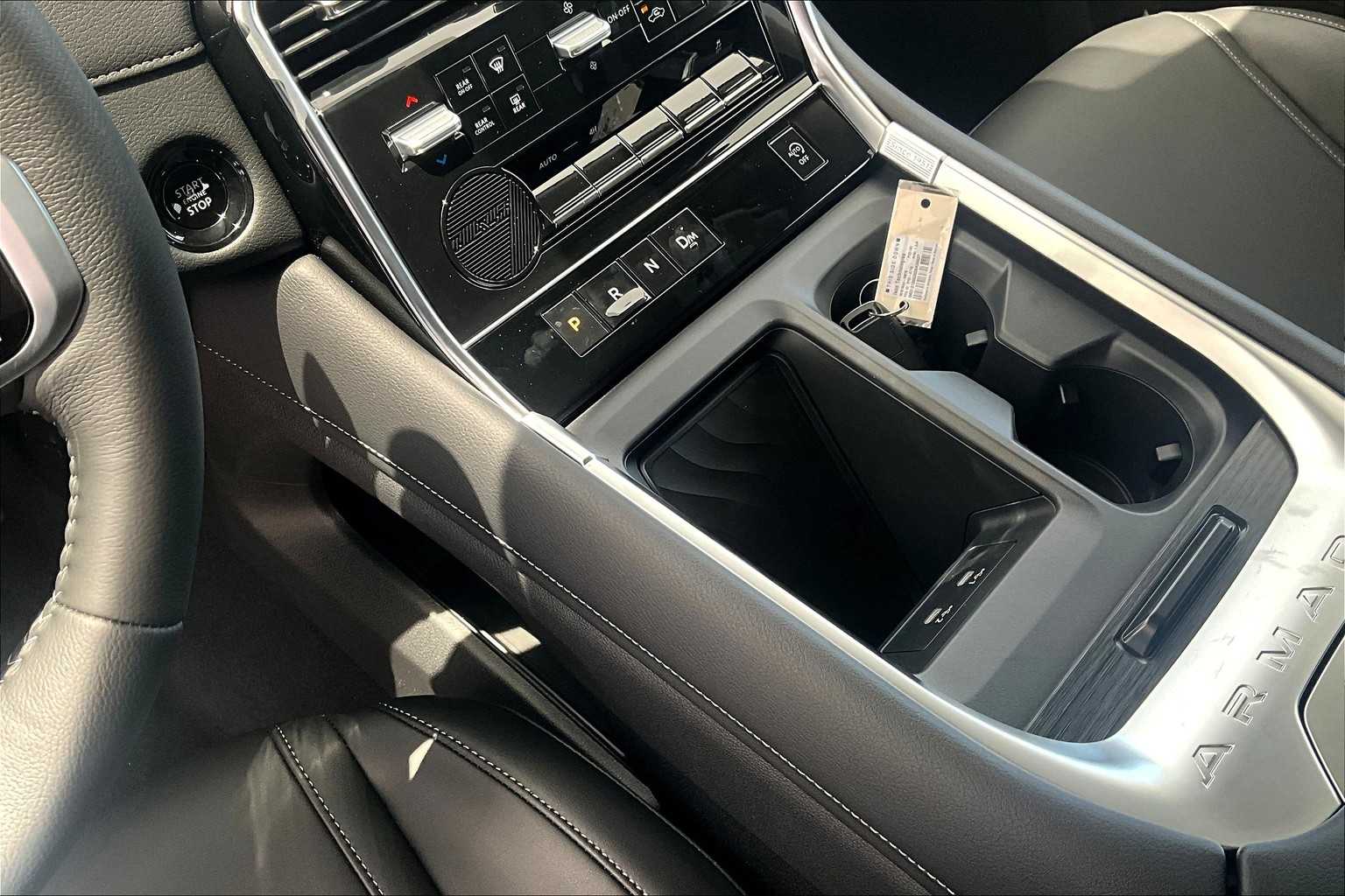 2025 Nissan Armada SV photo 11