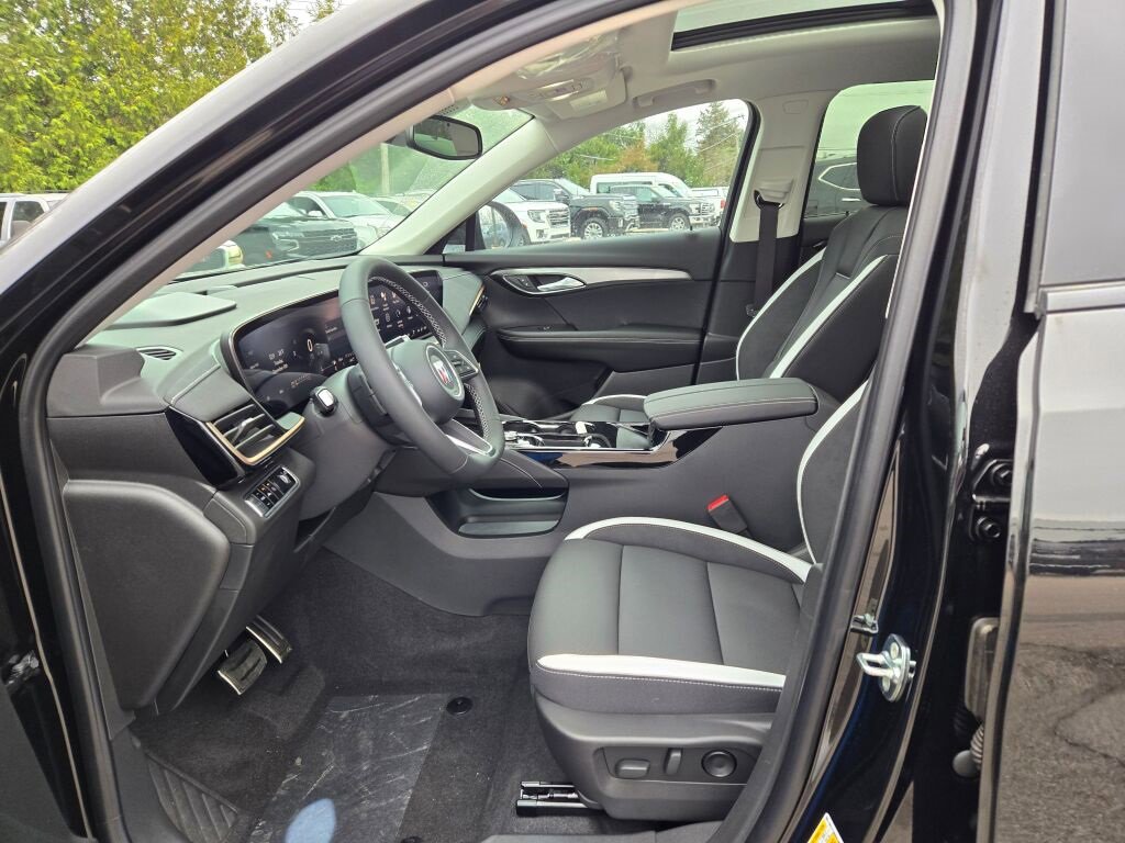 2025 Buick Envision Sport Touring photo 18