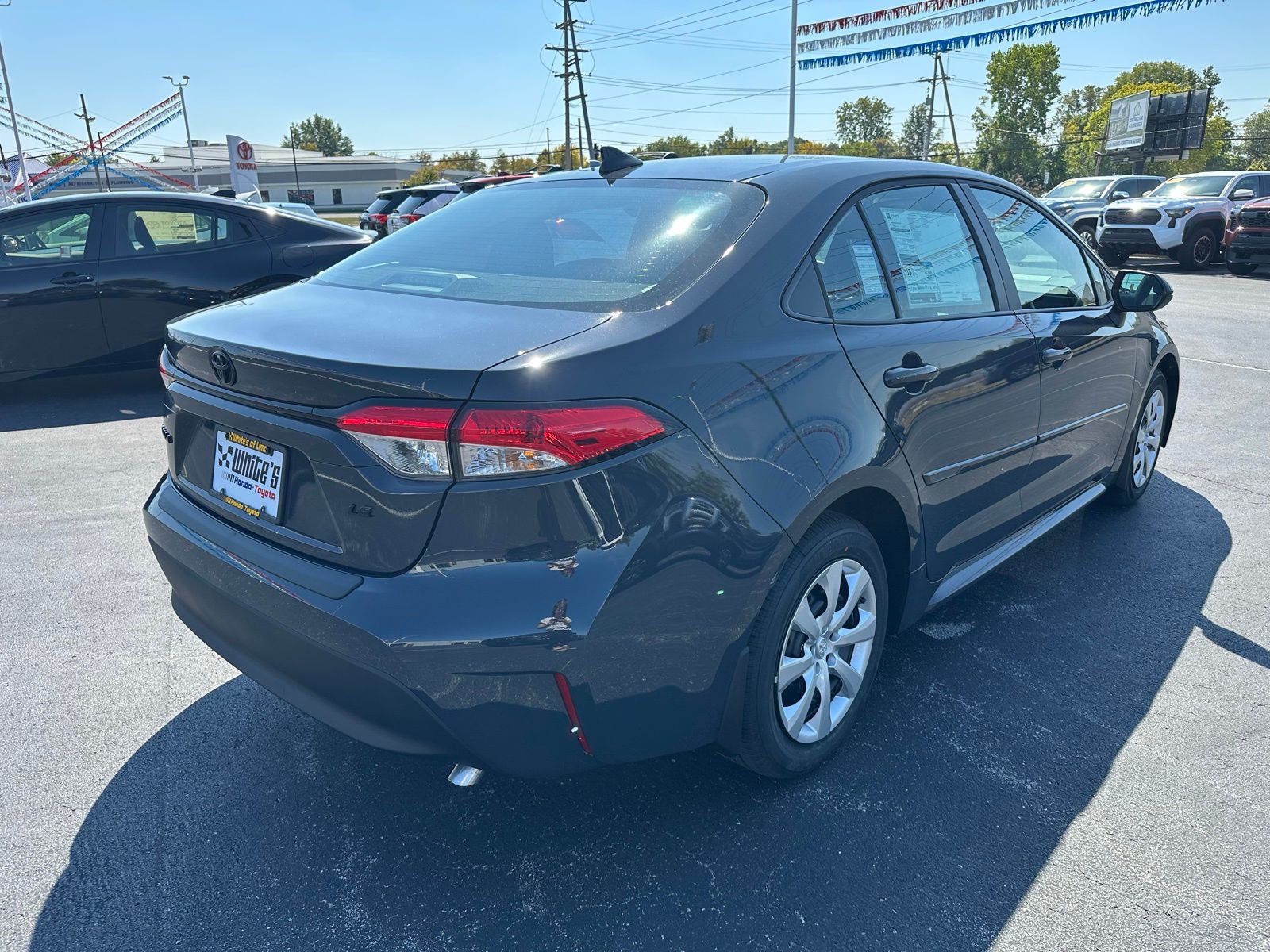 2025 Toyota Corolla LE photo 5